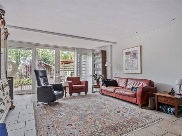 Lijsterhof 8, Made