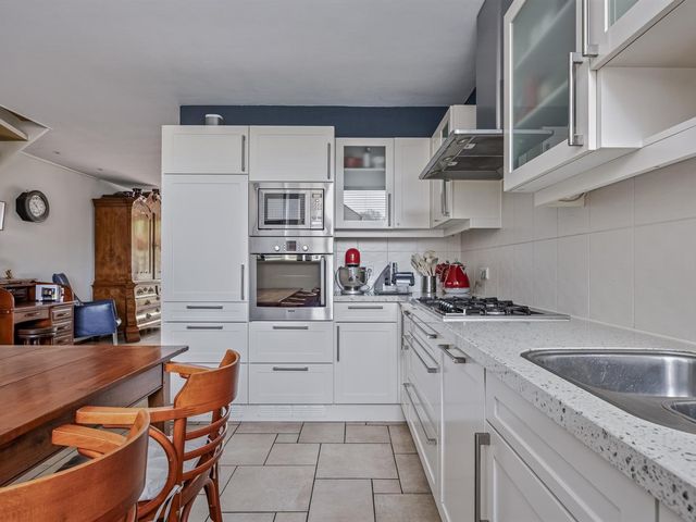 Lijsterhof 8, Made