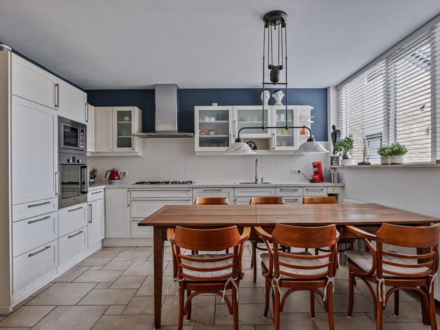 Lijsterhof 8, Made