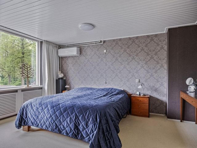 Lijsterhof 8, Made
