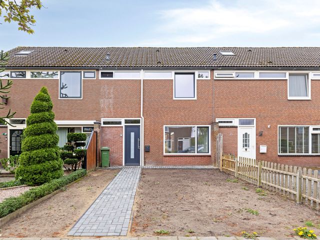 Kamperfoeliestraat 34, Musselkanaal