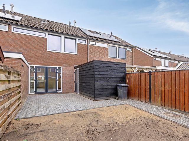 Kamperfoeliestraat 34, Musselkanaal