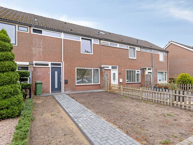 Kamperfoeliestraat 34, Musselkanaal