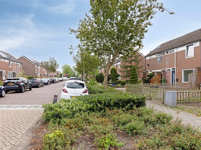 Kamperfoeliestraat 34, Musselkanaal