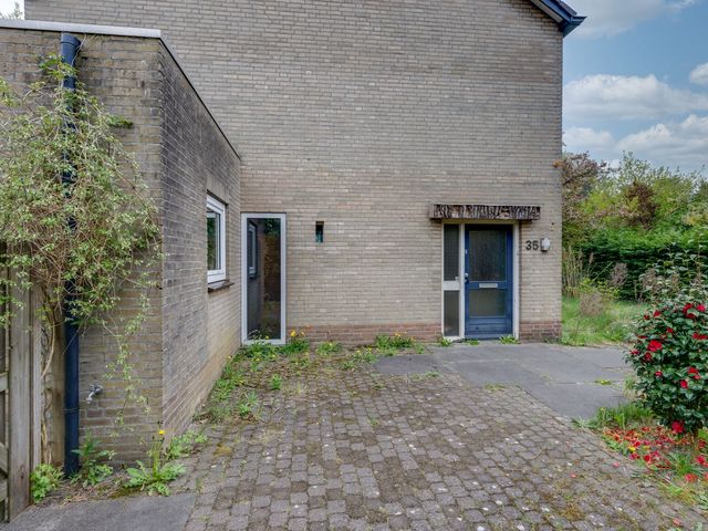 Van Oldenbarneveldtlaan 35, Rijen