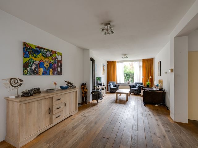 Van Oldenbarneveldtlaan 35, Rijen