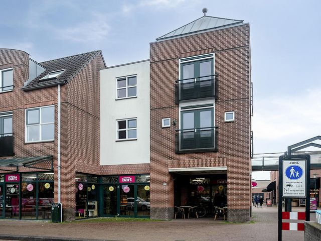 Kerkplein 122, Beuningen Gld