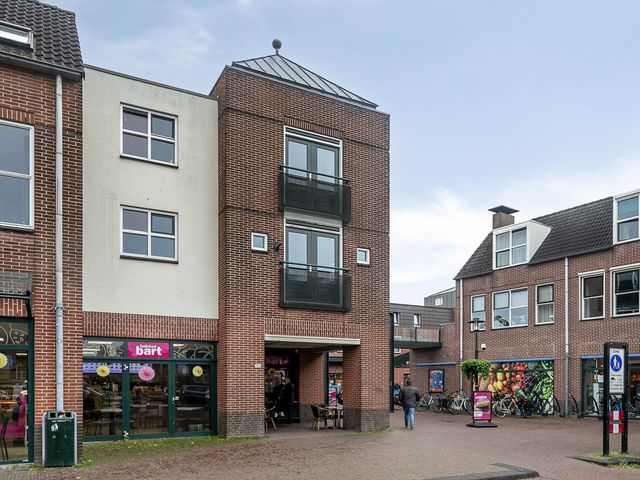 Kerkplein 122, Beuningen Gld