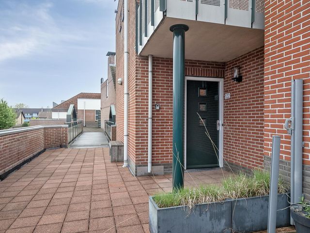 Kerkplein 122, Beuningen Gld
