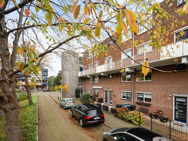 Nicolaas Arie van der Burgsingel 72, Schiedam