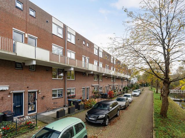Nicolaas Arie van der Burgsingel 72, Schiedam