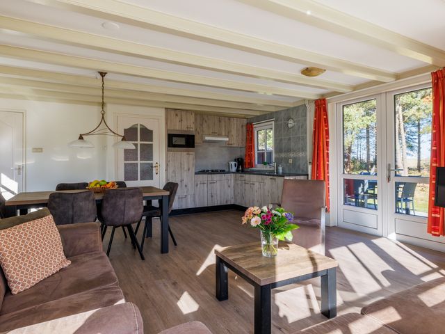 Velduilhoek 213, Ballum