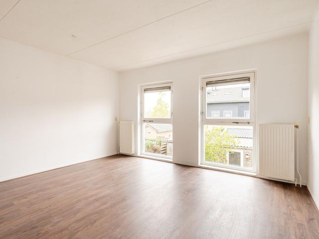 Aprilstraat 5, Almere