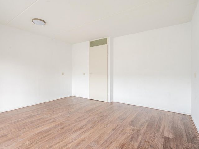 Aprilstraat 5, Almere