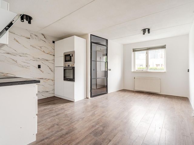 Aprilstraat 5, Almere