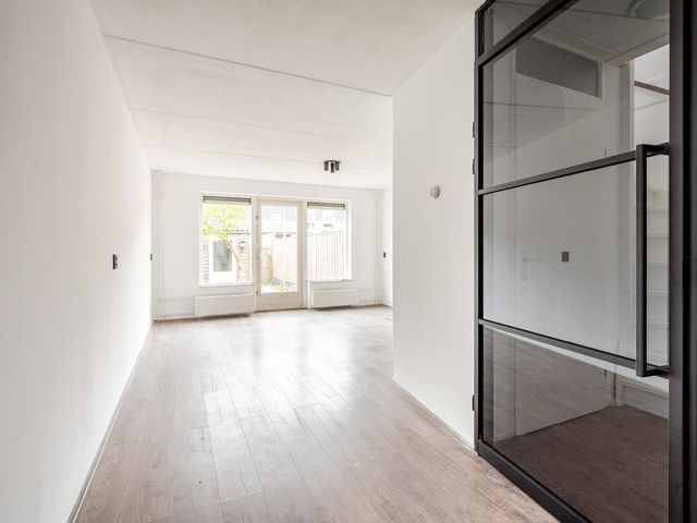 Aprilstraat 5, Almere