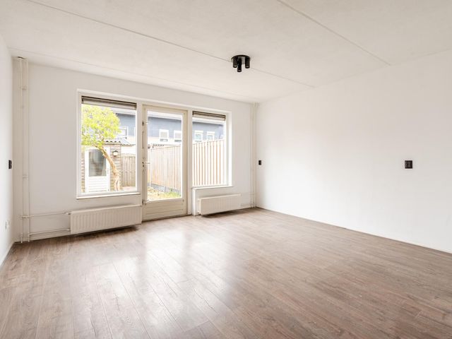 Aprilstraat 5, Almere