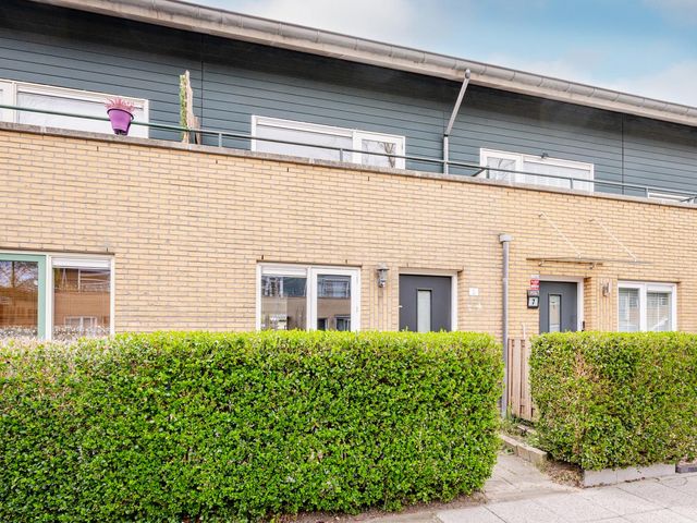 Aprilstraat 5, Almere