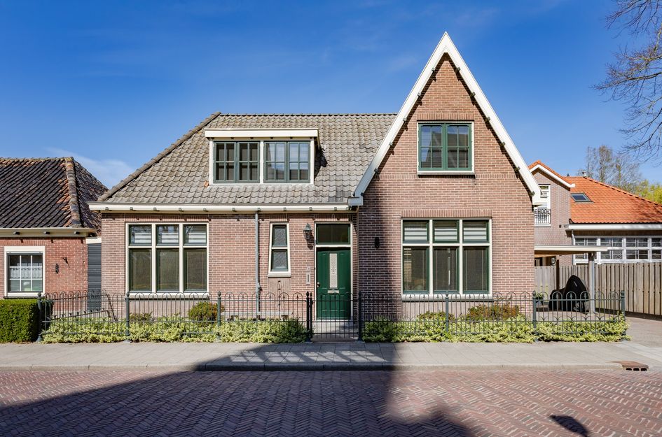 Raadhuisstraat 16