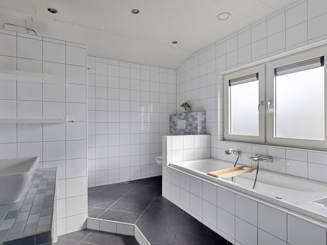 Den Domp 38, Ouwerkerk