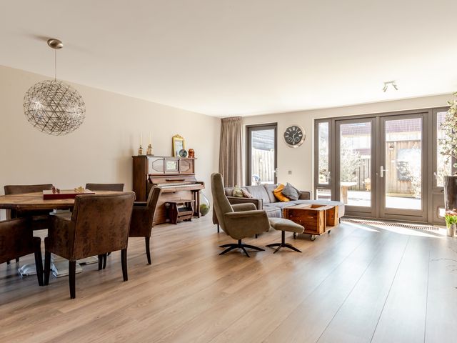 Moermond 42, Hoofddorp