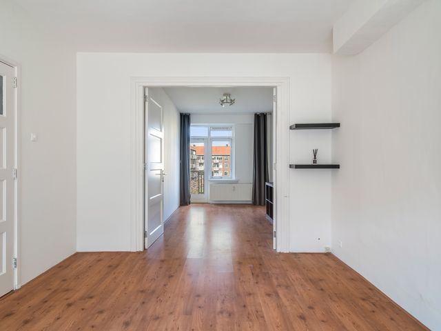 Oostzeedijk Beneden 197B, Rotterdam