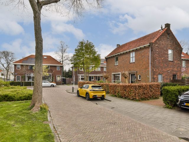 Lindenlaan 1, Zaandijk