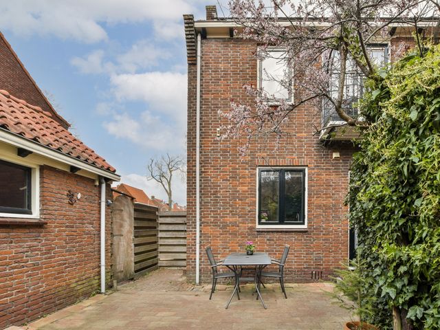Lindenlaan 1, Zaandijk