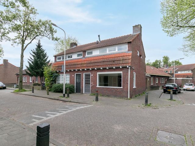 Van der Aastraat 1, Tilburg