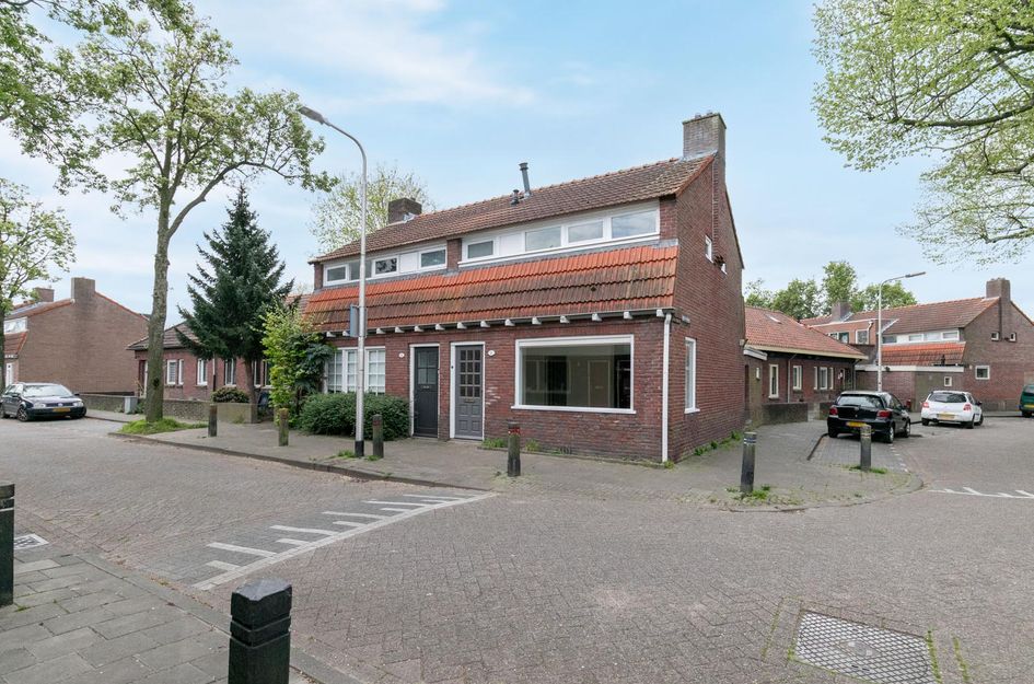 Van der Aastraat 1