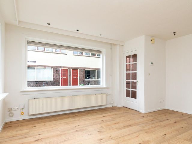 Van der Aastraat 1, Tilburg