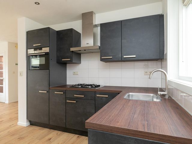 Van der Aastraat 1, Tilburg