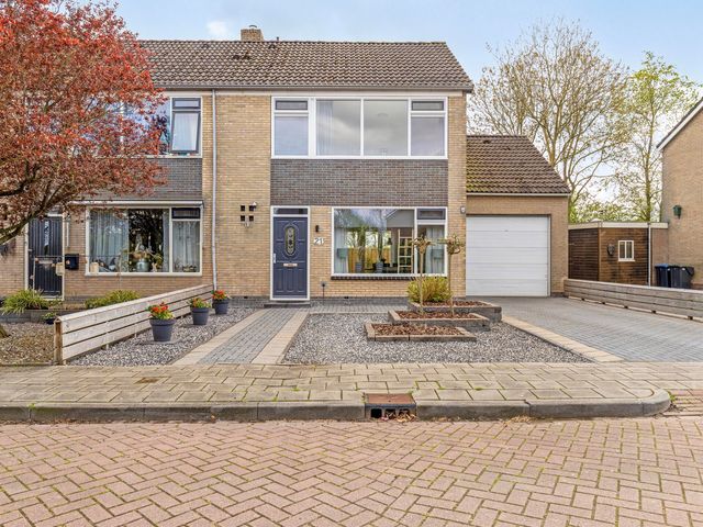 Toutenburgstraat 21, Burum