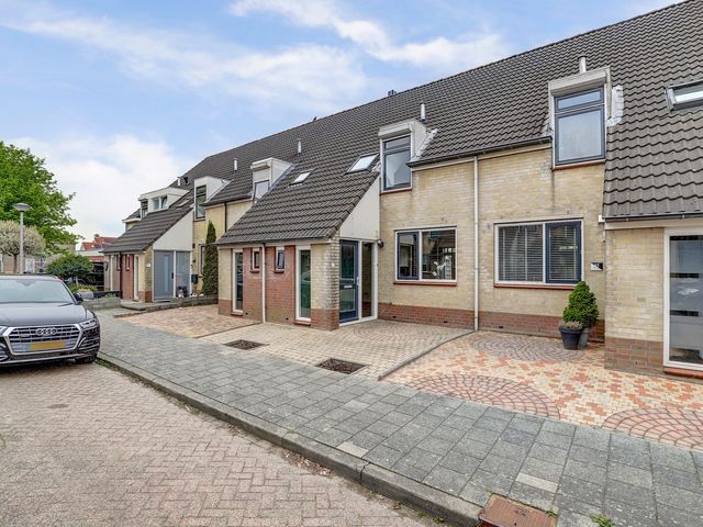 Jaap Kosterstraat 37, Klaaswaal