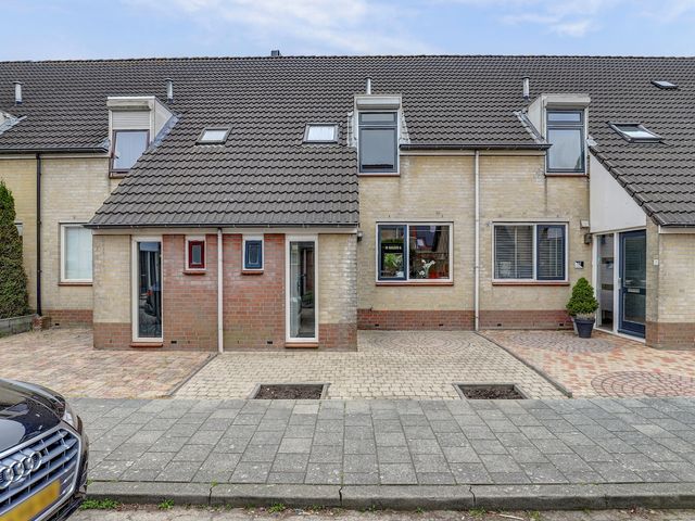 Jaap Kosterstraat 37, Klaaswaal