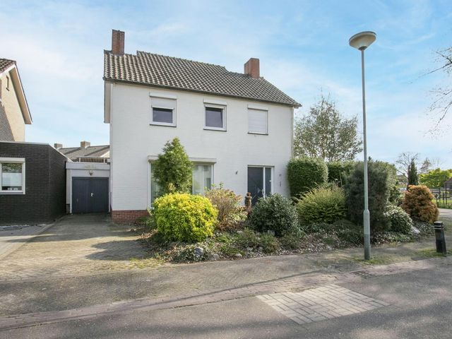 Beeleweg 37, Stramproy