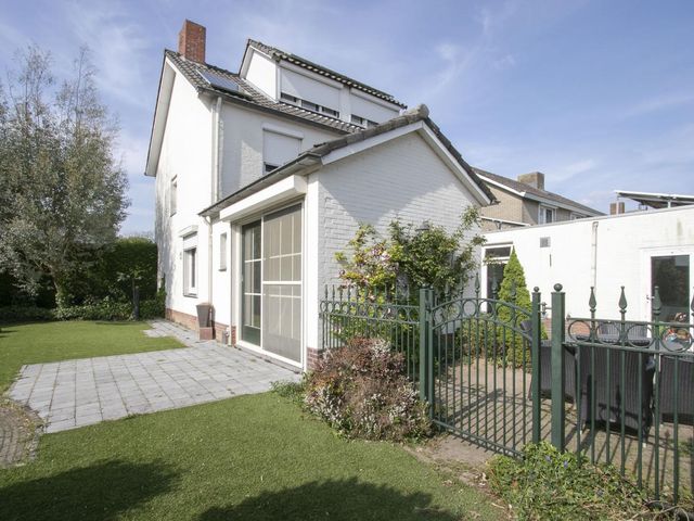 Beeleweg 37, Stramproy