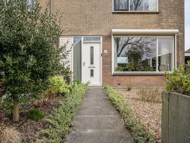 Margrietstraat 2, Oosterland