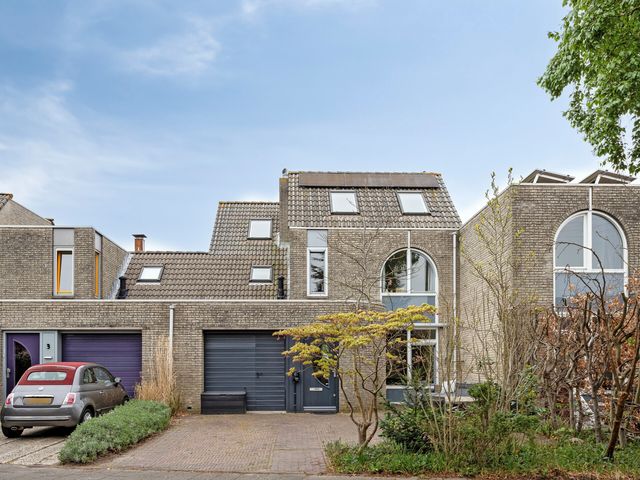 Jan Van Ruusbroeclaan 5, Oegstgeest
