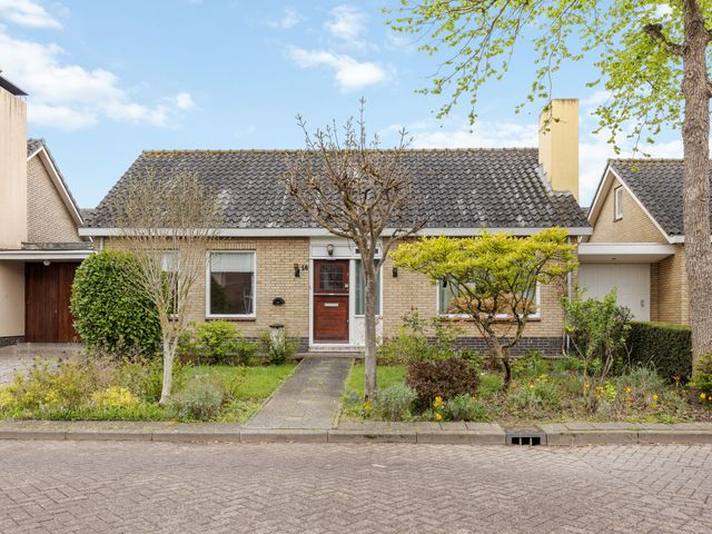 Hazelaarstraat 18, Puttershoek