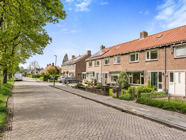 Burgemeester Praamsmalaan 16, Bolsward
