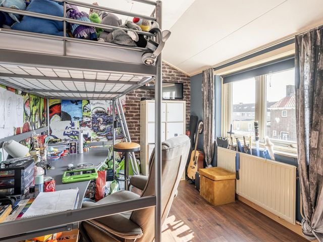 Koningin Julianastraat 5, Sint-Maartensdijk