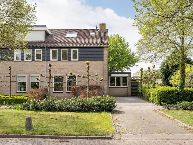 Jonkheer van Vredenburchlaan 57, Tholen