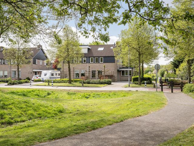 Jonkheer van Vredenburchlaan 57, Tholen