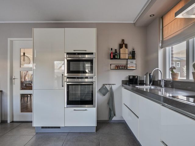Mgr Bekkersstraat 11, Ledeacker