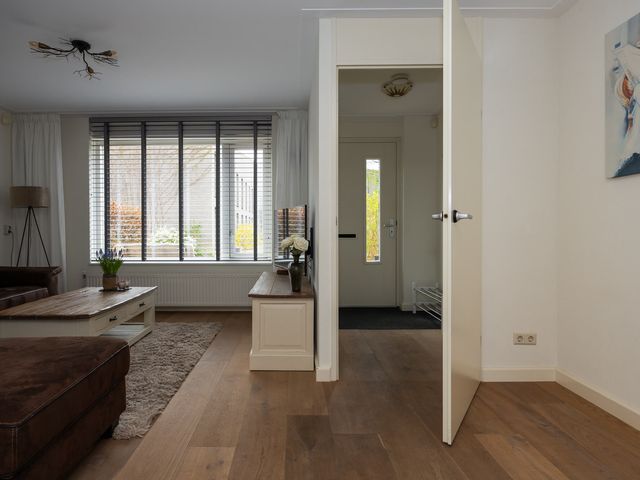 Zigt 52, Warmenhuizen