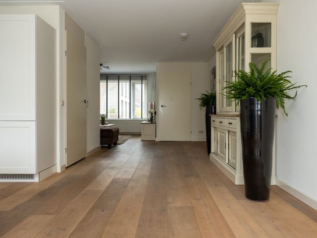 Zigt 52, Warmenhuizen