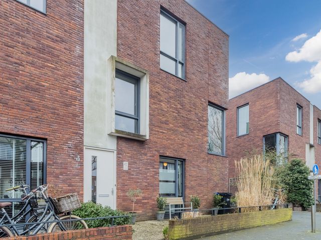 Los Angelesstraat 42, Den Haag