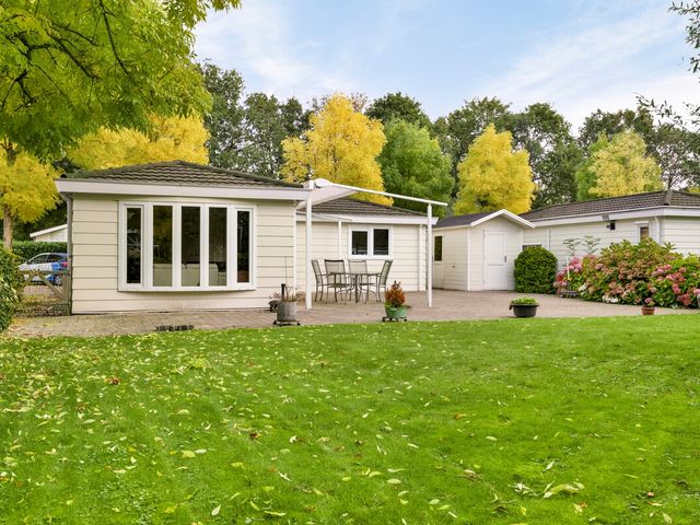 Droompark Buitenhuizen 207, Velsen-Zuid