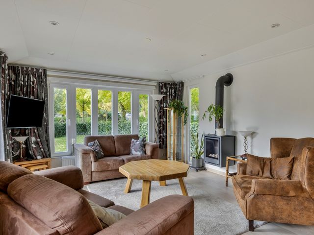 Droompark Buitenhuizen 207, Velsen-Zuid